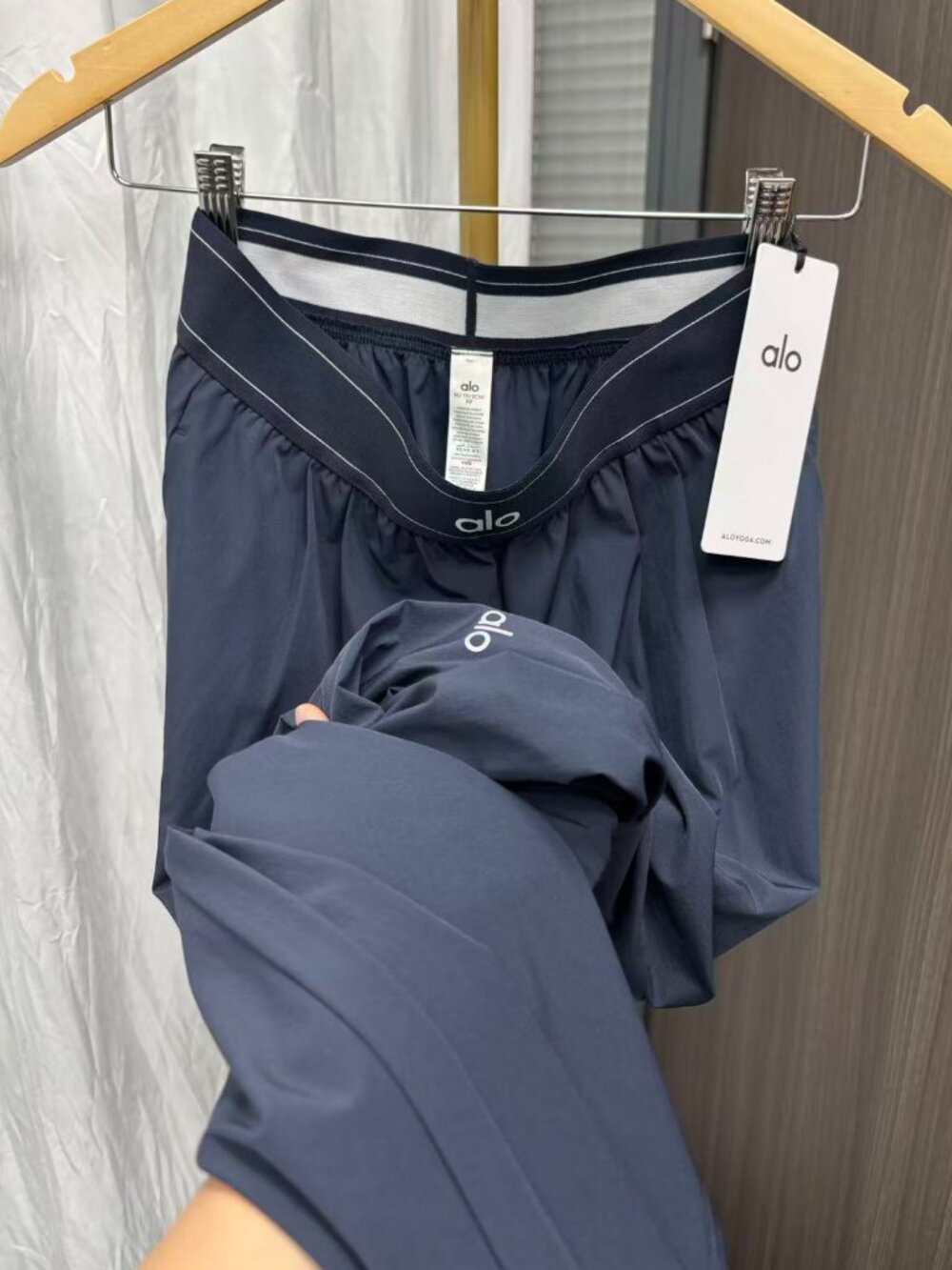 🏷Alo Yoga Navy Blue Loose-fitting Yoga Pants NWT Suit-style Straight Leg Pants - Picture 4 of 5